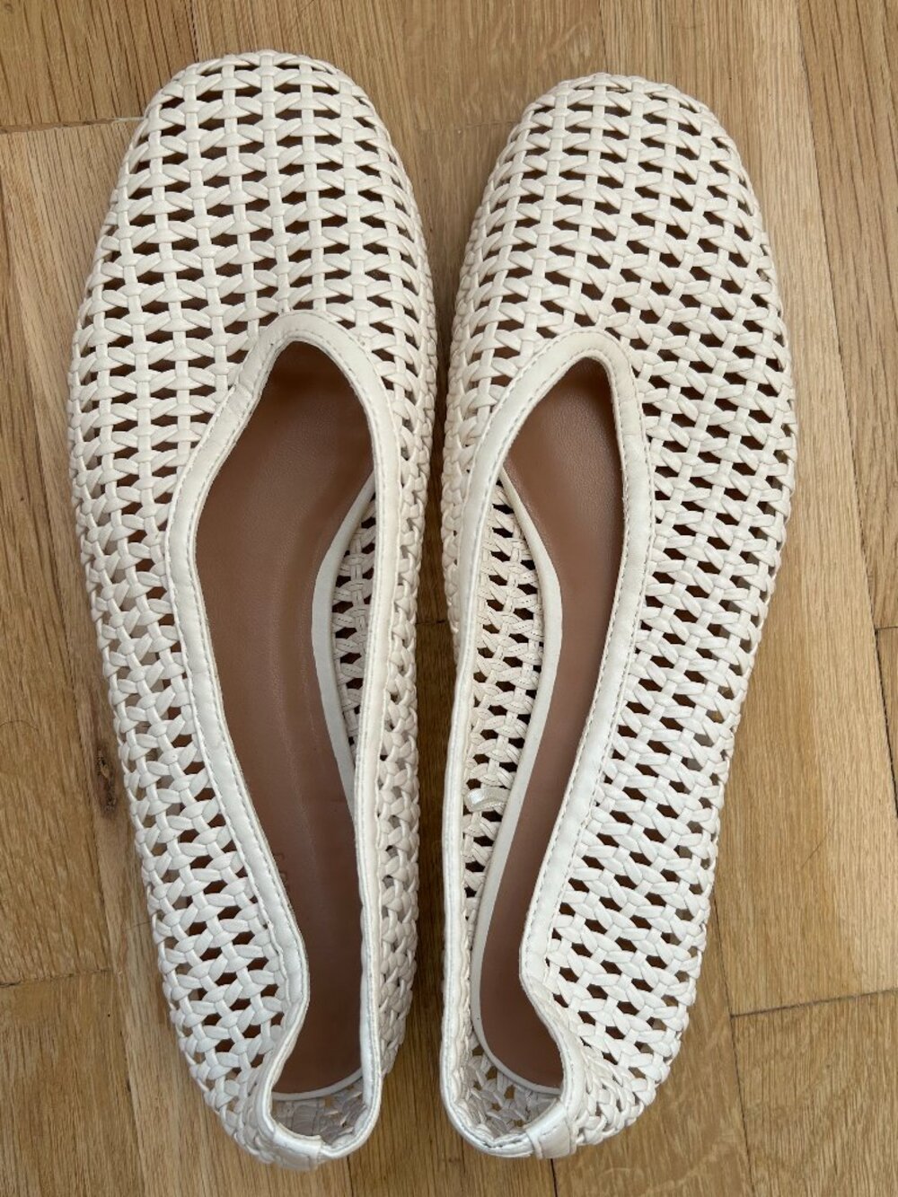 NWOT Old Navy Woven Leather Flats Bone Size 10